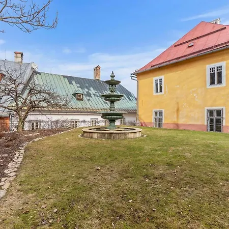 Stiavnica 아파트 *