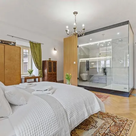 Stiavnica Apartment *